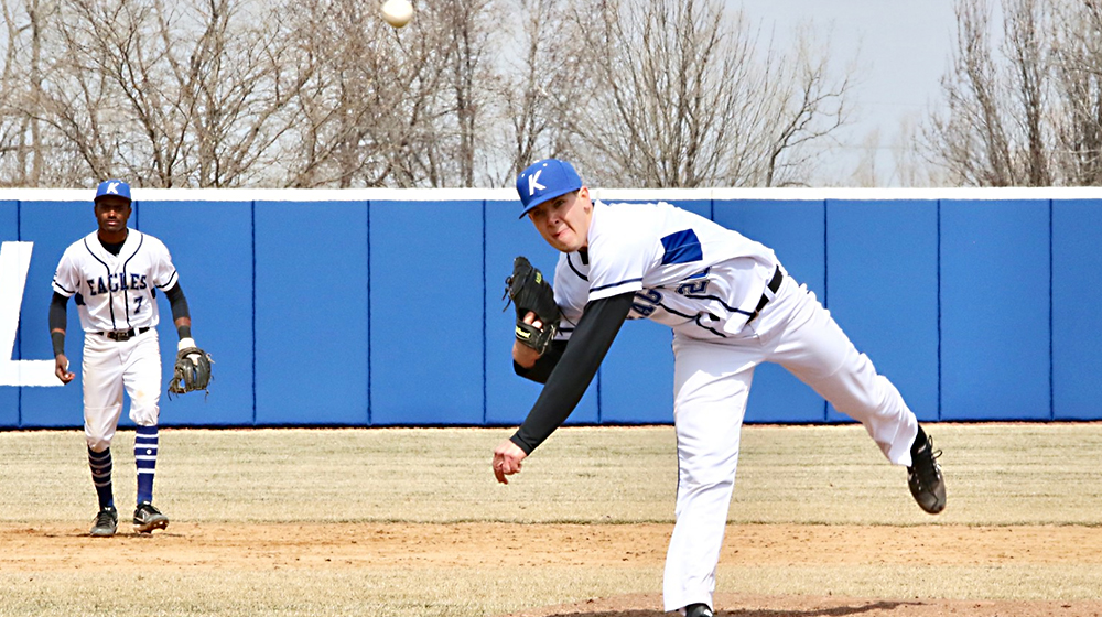 Ketelsen Shines as No. 4 Eagles Sweep