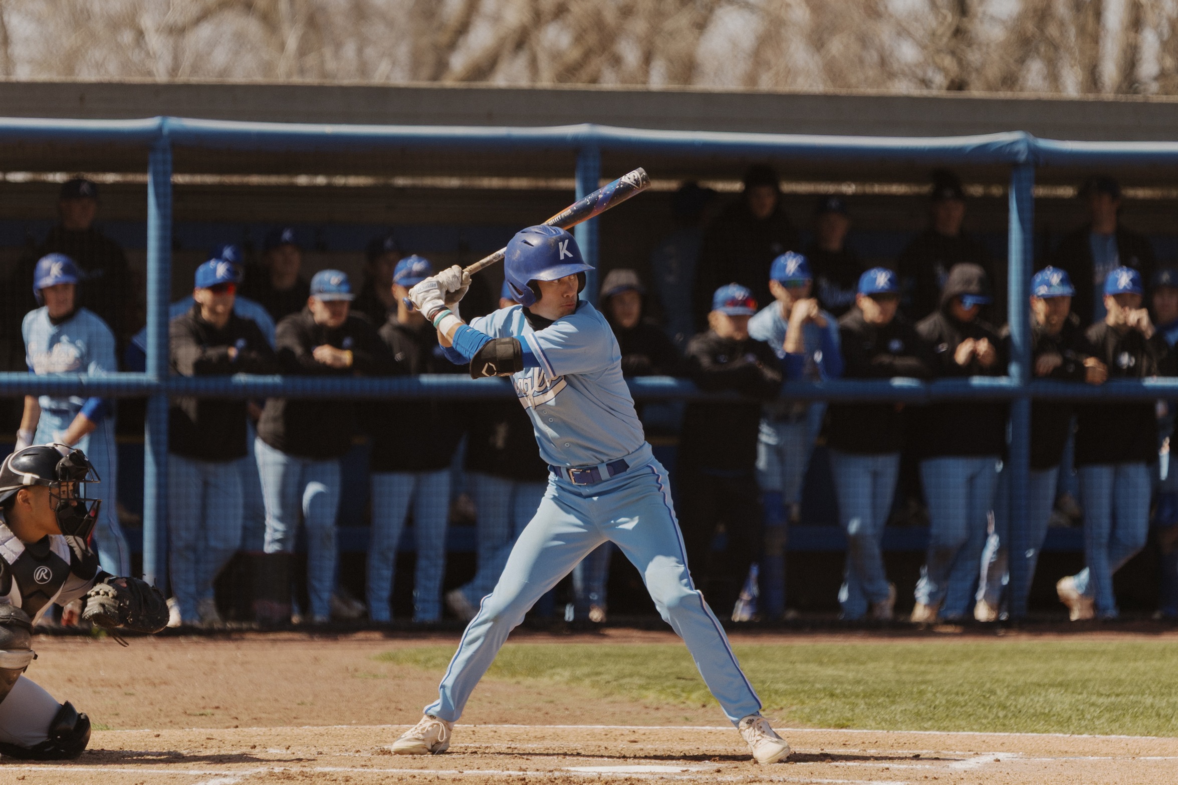 Baseball player ready to swing 