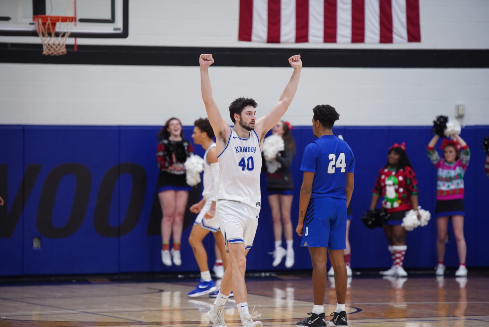 BIG RALLY LIFTS EAGLES PAST DMACC