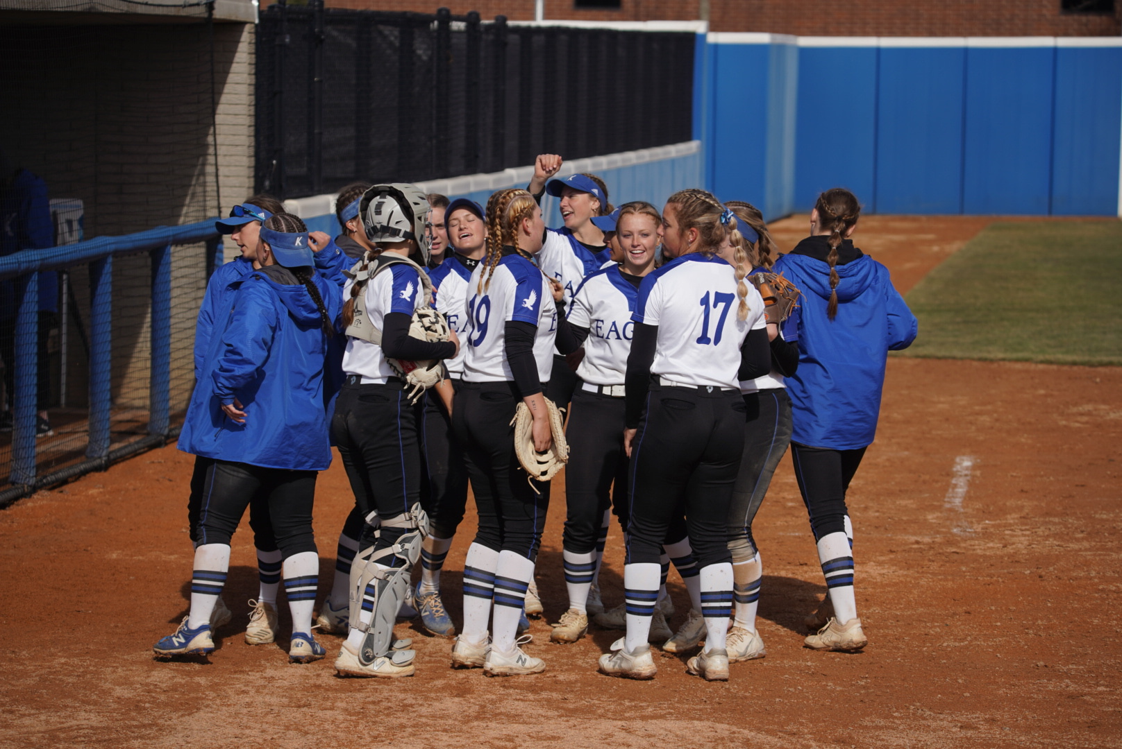 NO.9 KCC SOFTBALL TEAM WIN 10 STRAIGHT