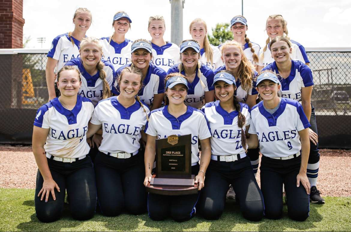 KCC SOFTBALL ENDS SERIES WITH TOUGH LOSS