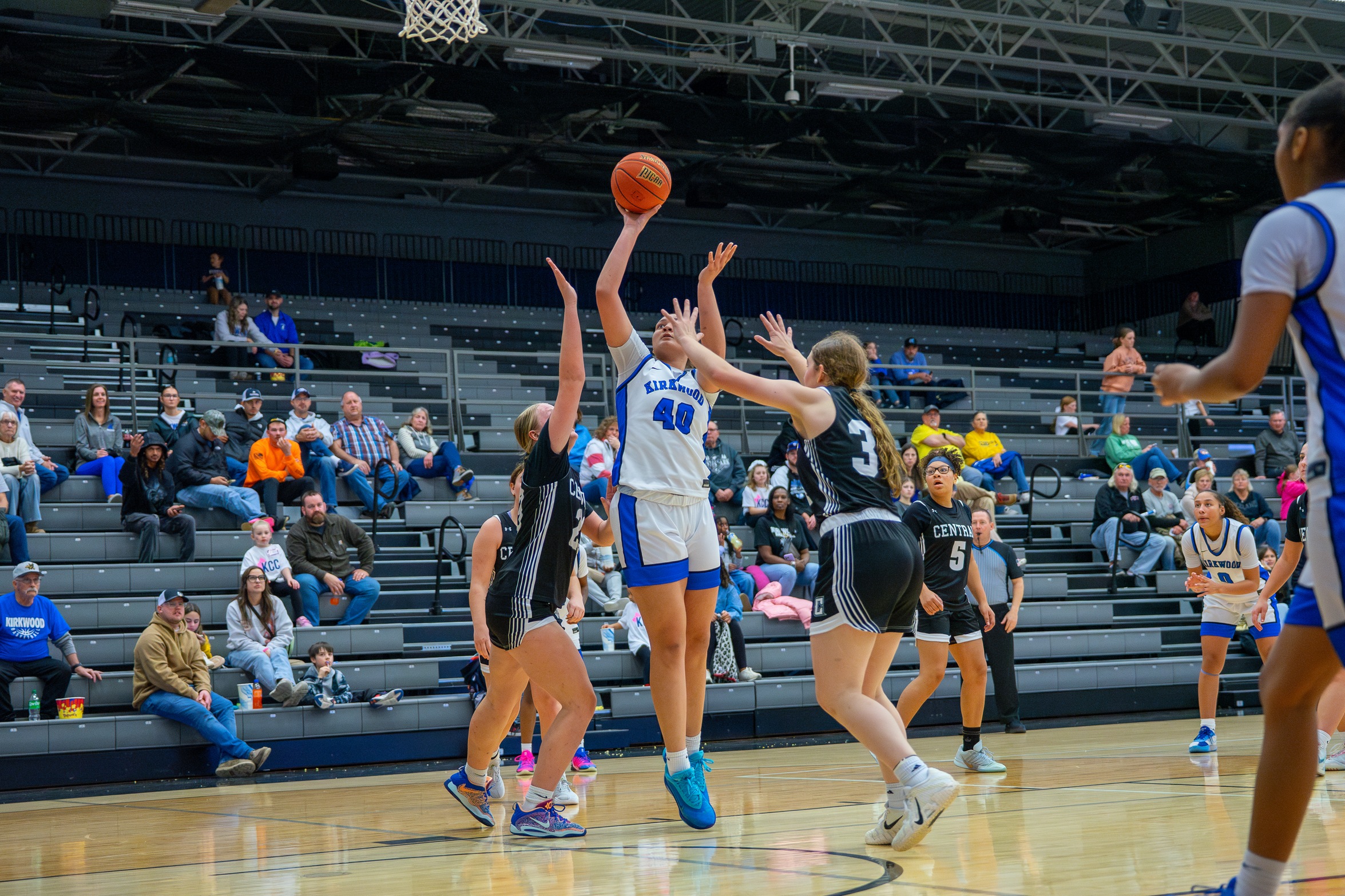 #2 Kirkwood Rolls Past Central, Moves to 7&ndash;0