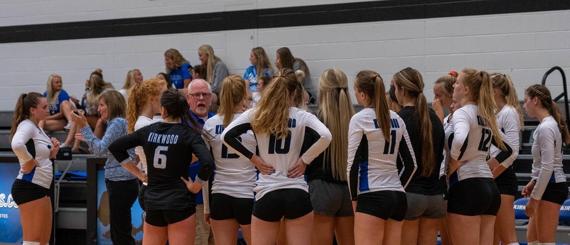 Dittmer helps No. 4 Eagles split matches