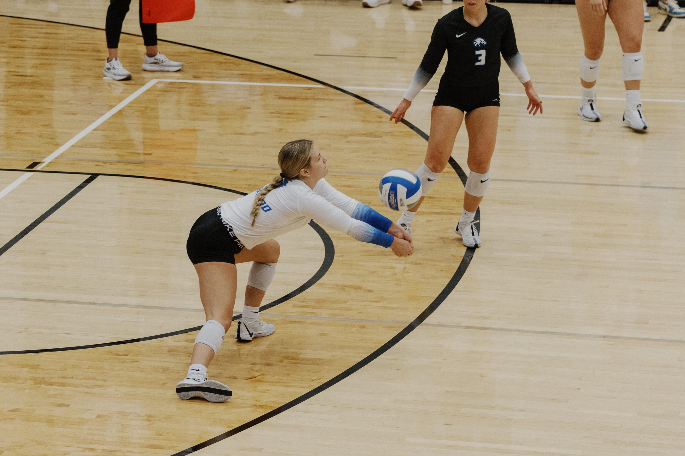 Kirkwood Volleyball Sweeps Final Day of Opening Weekend Tournament