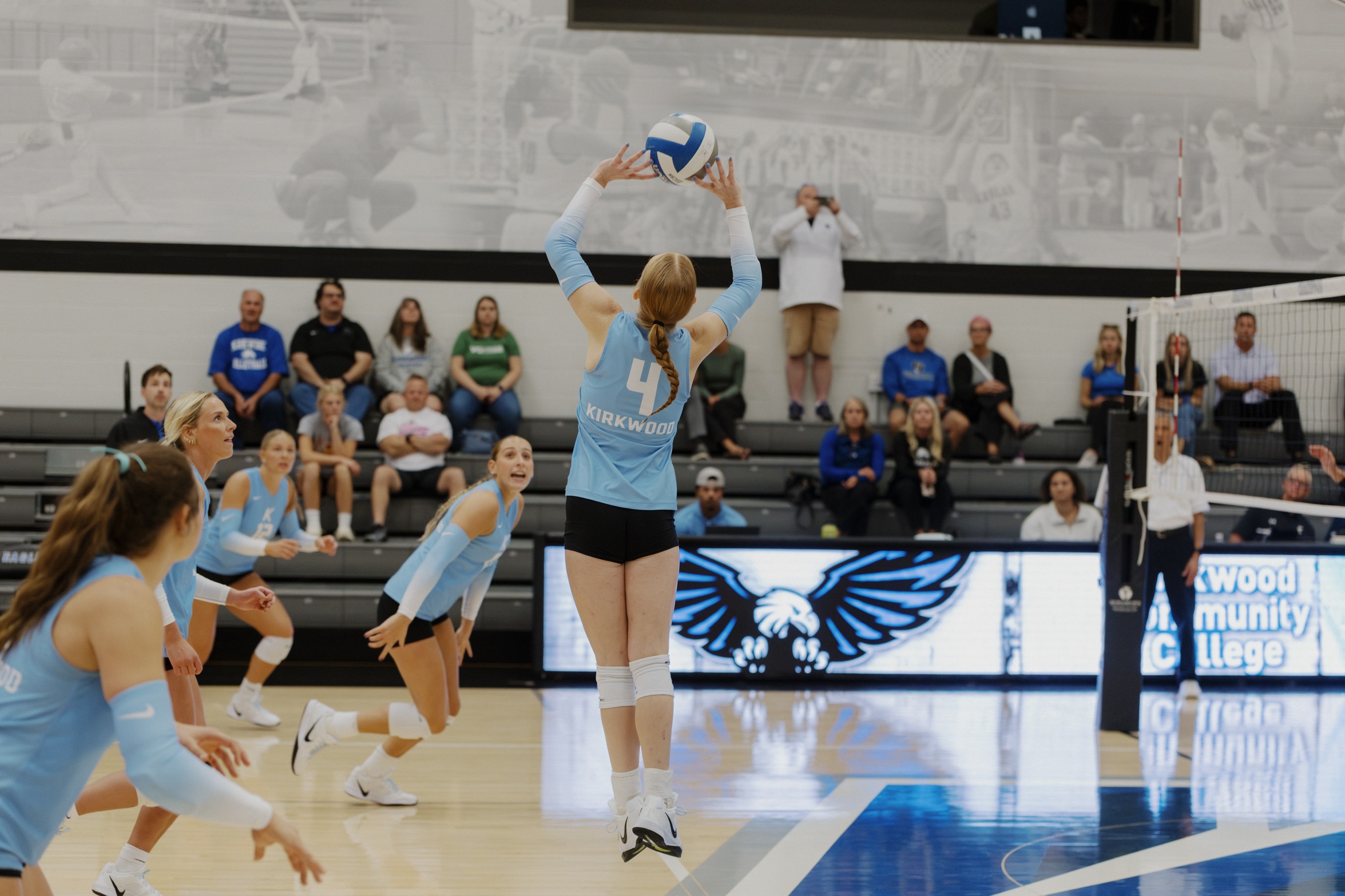 Eagles Sweep Panthers to Stay Unbeaten in ICCAC Play
